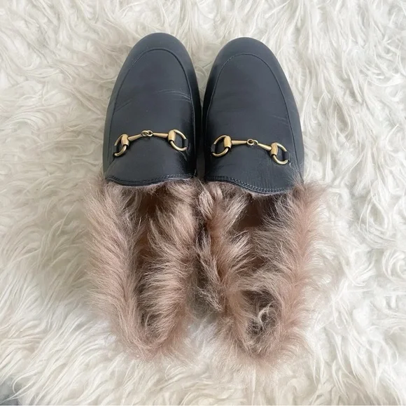 Gucci Jordaan Fur Lined Leather Horsebit Loafer
Black 39.5 - Picture 7 of 10